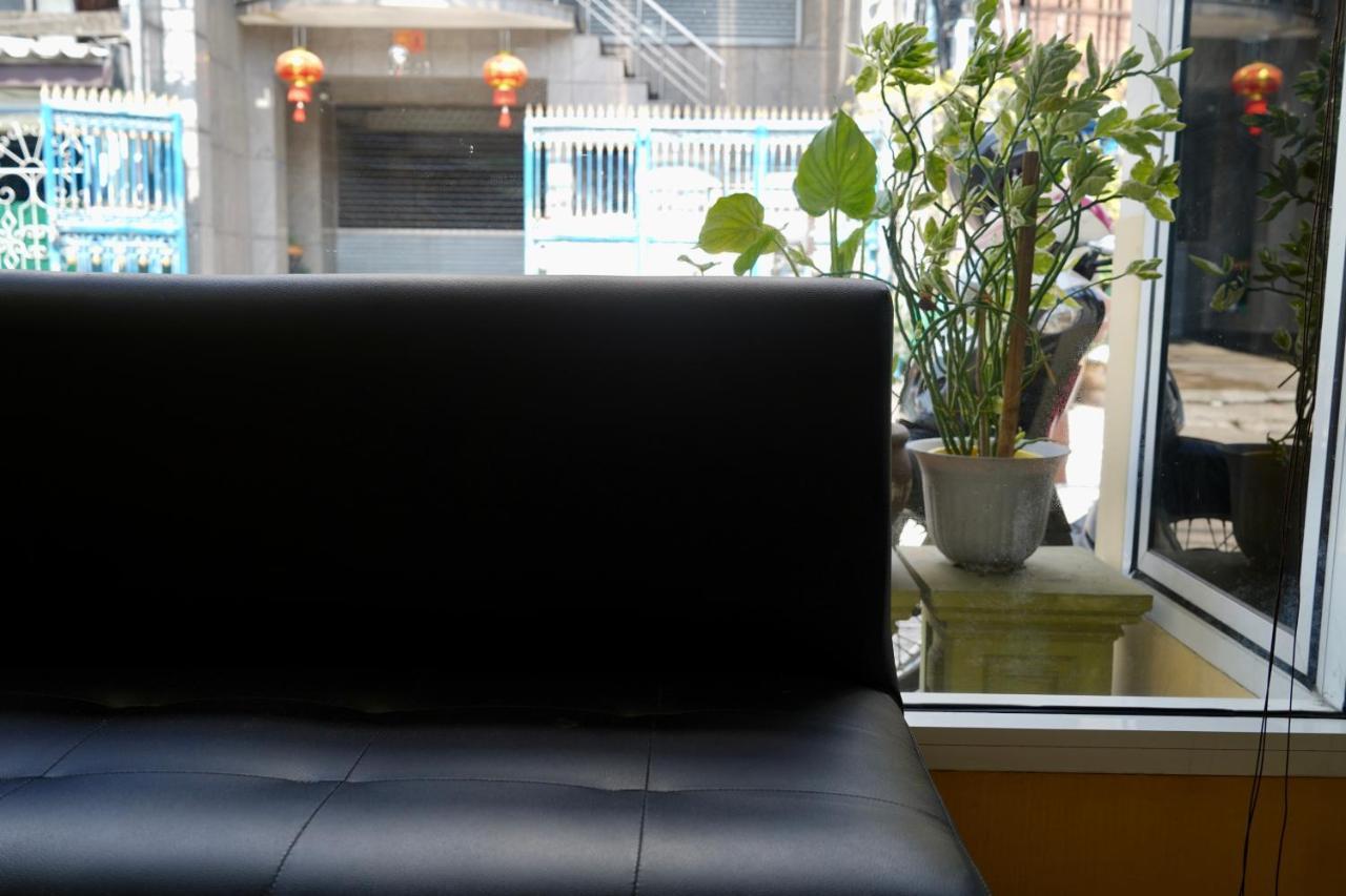 Sura Hostel Bangkok Near Mrt Phra Ram 9 Bagian luar foto