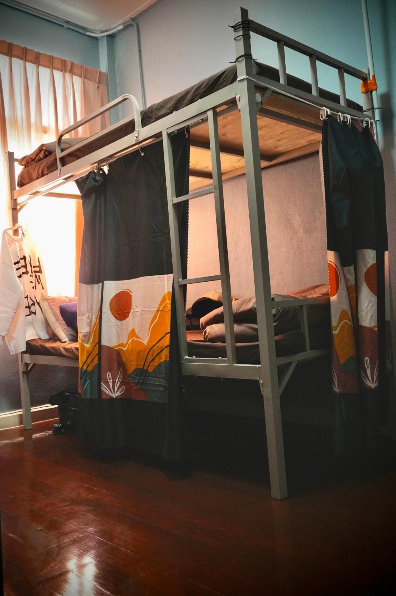 Sura Hostel Bangkok Near Mrt Phra Ram 9 Bagian luar foto