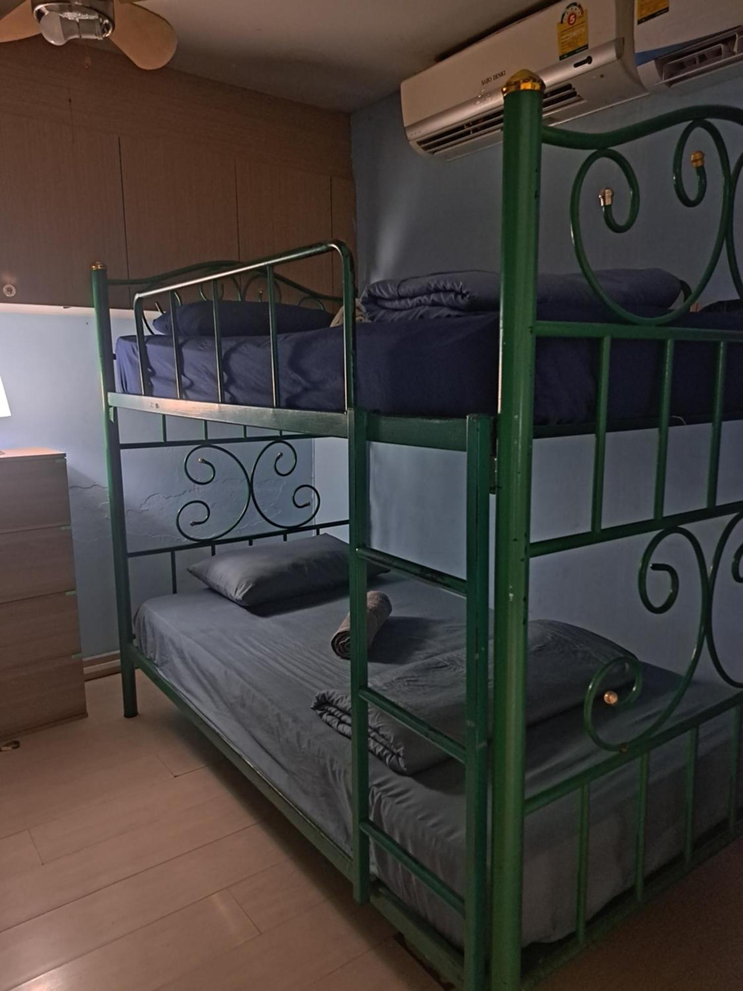 Sura Hostel Bangkok Near Mrt Phra Ram 9 Bagian luar foto